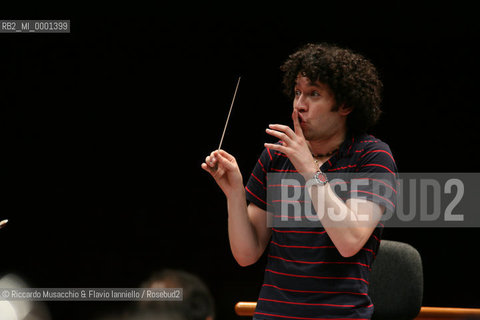 Rome Jul 19 2006 Auditorium Parco della Musica.The young venezuelan conductor Gustavo Dudamel during the reharsals with the Santa Cecilia Orchestra.  ©Riccardo Musacchio & Flavio Ianniello/Rosebud2