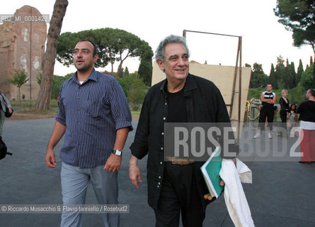 Roma, Caracalla 19 07 2005.Il maestro Placido Domingo dirige le prove di AIDA.Opera in quattro atti .Libretto di Antonio Ghislanzoni.Musica di Giuseppe Verdi .ORCHESTRA, CORO E CORPO DI BALLO DEL TEATRO DELLOPERA .In collaborazione con la Washington Opera .Nella foto: Placido Domingo e Giovanni Reggioli con cui si alternera nella direzione delle varie recite.Ph Riccardo Musacchio..Italy Rome Caracalla 19 07 2005.the conductor Placido Domingo conducts Aida.Opera in four times.music of Giuseppe Verdi.collaboration with Washington Opera.In the picture: Placido Domingo and the other conductor Giovanni Reggioli.Ph Riccardo Musacchio  ©Riccardo Musacchio & Flavio Ianniello/Rosebud2