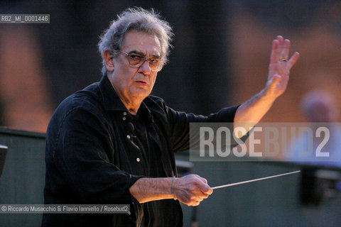 Roma, Caracalla 19 07 2005.Il maestro Placido Domingo dirige le prove di AIDA.Opera in quattro atti .Libretto di Antonio Ghislanzoni.Musica di Giuseppe Verdi .ORCHESTRA, CORO E CORPO DI BALLO DEL TEATRO DELLOPERA .In collaborazione con la Washington Opera .Ph Riccardo Musacchio..Italy Rome Caracalla 19 07 2005.the conductor Placido Domingo conducts Aida.Opera in four times.music of Giuseppe Verdi.collaboration with Washington Opera.Ph Riccardo Musacchio  ©Riccardo Musacchio & Flavio Ianniello/Rosebud2