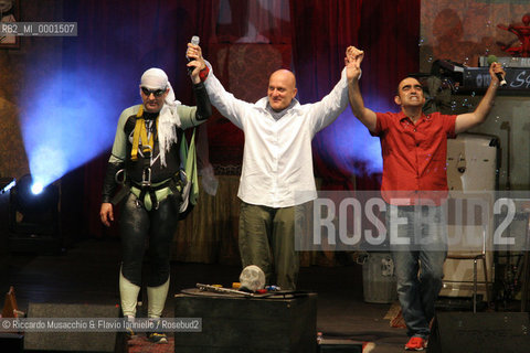 Rome, Jul 18 2006.the italian actor Claudio Bisio in concert with the band Elio e le storie Tese.  ©Riccardo Musacchio & Flavio Ianniello/Rosebud2