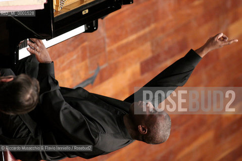 Rome, Auditorium 30 04 2005.the conductor and piano player Wayne Marshall condutcs the Santa Cecilia Orchestra during the concert.Ph Riccardo Musacchio  ©Riccardo Musacchio & Flavio Ianniello/Rosebud2