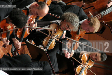 Rome, Auditorium 30 04 2005.the conductor and piano player Wayne Marshall condutcs the Santa Cecilia Orchestra during the concert.Ph Riccardo Musacchio  ©Riccardo Musacchio & Flavio Ianniello/Rosebud2