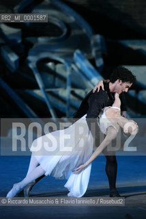 Roma, Terme di Caracalla 07 08 2007.Balletto: Romeo e Giulietta Suite.Direttore: Hirofumi Yoshida.Coreografia: Carla Fracci.Regia: Beppe Menegatti..Interpreti: Oksana Kucheruk (Giulietta) e Alessio Carbone (Romeo)..  ©Riccardo Musacchio & Flavio Ianniello/Rosebud2