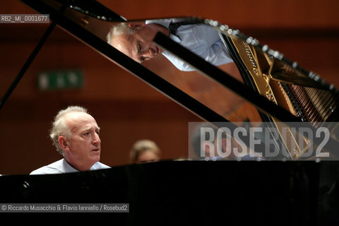 Roma, Auditorium Parco della Musica 04 01 2008.Pollini Prospettive..Orchestra dellAccademia Nazionale di Santa Cecilia..Direttore Antonio Pappano.Pianoforte Maurizio Pollini (in prova)..Ph Riccardo Musacchio  ©Riccardo Musacchio & Flavio Ianniello/Rosebud2