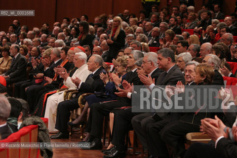 Apr 21 2006 Rome, Auditorium Parco della Musica.Concert in honor of the Holy Father Pope Benedict XVI, on the occasion of Romes traditional birthday..Santa Cecilia Orchestra and Choir.Conductor: Vladimir Jurowski.Soprano: Laura Aikin.In the picture: the President of Italian Republic Carlo Azeglio Ciampi and the Pope Benedict XVI.  ©Riccardo Musacchio & Flavio Ianniello/Rosebud2