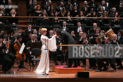 Apr 21 2006 Rome, Auditorium Parco della Musica.Concert in honor of the Holy Father Pope Benedict XVI, on the occasion of Romes traditional birthday..Santa Cecilia Orchestra and Choir.Conductor: Vladimir Jurowski.Soprano: Laura Aikin.  ©Riccardo Musacchio & Flavio Ianniello/Rosebud2