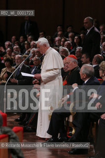 Apr 21 2006 Rome, Auditorium Parco della Musica.Concert in honor of the Holy Father Pope Benedict XVI, on the occasion of Romes traditional birthday..Santa Cecilia Orchestra and Choir.Conductor: Vladimir Jurowski.Soprano: Laura Aikin.In the picture: Pope Benedict XVI gives a speech in front of Italian President Carlo Azeglio Ciampi.  ©Riccardo Musacchio & Flavio Ianniello/Rosebud2