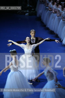 Roma, Teatro dellOpera 15 02 2007.GISELLE.Balletto in due atti su soggetto di Theophile Gautier e Vernoy de Saint-Georges.Musica di Adolphe-Charles Adam.ORCHESTRA E CORPO DI BALLO DEL TEATRO DELLOPERA .ALLESTIMENTO DEL TEATRO DELLOPERA .Direttore: David Coleman.Coreografia: Carla Fracci.Interpreti principali: Oksana Kucheruk (Giselle) e .Andrian Fadaeev (Albrecht..  ©Riccardo Musacchio & Flavio Ianniello/Rosebud2