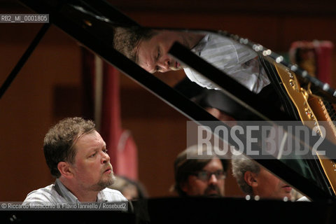 Roma, Auditorium Parco della Musica 07 12 2007.Charles Dutoit direttore.Nikolai Demidenko pianoforte (in prova)..  ©Riccardo Musacchio & Flavio Ianniello/Rosebud2