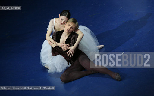 Roma, Teatro dellOpera 15 02 2007.GISELLE.Balletto in due atti su soggetto di Theophile Gautier e Vernoy de Saint-Georges.Musica di Adolphe-Charles Adam.ORCHESTRA E CORPO DI BALLO DEL TEATRO DELLOPERA .ALLESTIMENTO DEL TEATRO DELLOPERA .Direttore: David Coleman.Coreografia: Carla Fracci.Interpreti principali: Oksana Kucheruk (Giselle) e .Andrian Fadaeev (Albrecht..  ©Riccardo Musacchio & Flavio Ianniello/Rosebud2