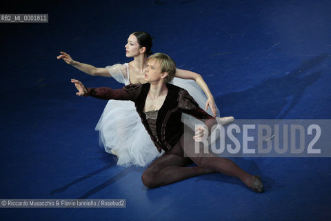 Roma, Teatro dellOpera 15 02 2007.GISELLE.Balletto in due atti su soggetto di Theophile Gautier e Vernoy de Saint-Georges.Musica di Adolphe-Charles Adam.ORCHESTRA E CORPO DI BALLO DEL TEATRO DELLOPERA .ALLESTIMENTO DEL TEATRO DELLOPERA .Direttore: David Coleman.Coreografia: Carla Fracci.Interpreti principali: Oksana Kucheruk (Giselle) e .Andrian Fadaeev (Albrecht..  ©Riccardo Musacchio & Flavio Ianniello/Rosebud2