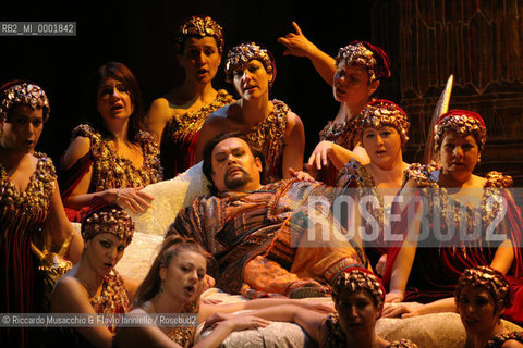 Apr 17 2006, Rome Opera Theatre.LA LEGGENDA DI SAKUNTALA.Music of Franco Alfano.Opera Theatre Orchestra and Choir.Conductor and director: Gianluigi Gelmetti.Scene: Maurizio Varamo.Costums: Anna Biagiotti.Coreografphie: Amedeo Amodio.In the picture: the king, David Rendall.  ©Riccardo Musacchio & Flavio Ianniello/Rosebud2