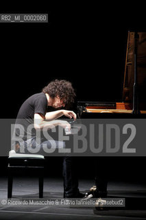 Roma, Auditorium Parco della Musica 07 09 2008.PMJO Giammarco, Damiani - Giovanni Allevi .Una striscia di terra feconda..Giovanni Allevi pianoforte..  ©Riccardo Musacchio & Flavio Ianniello/Rosebud2