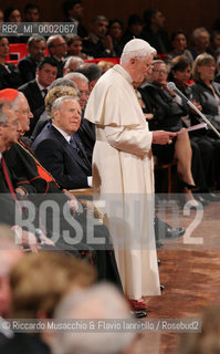 Apr 21 2006 Rome, Auditorium Parco della Musica..Concert in honor of the Holy Father Pope Benedict XVI, on the occasion of Romes traditional birthday...Santa Cecilia Orchestra and Choir..Conductor: Vladimir Jurowski..Soprano: Laura Aikin..In the picture: Pope Benedict XVI gives a speech in front of Italian President Carlo Azeglio Ciampi..  ©Riccardo Musacchio & Flavio Ianniello/Rosebud2