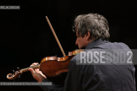 Roma, Auditorium Parco della Musica 27 01 06.Orchestra dellAccademia Nazionale di Santa Cecilia in prova, direttore Dietfried Bernet, violino Uto Ughi.Ph Riccardo Musacchio & Flavio Ianniello  ©Riccardo Musacchio & Flavio Ianniello/Rosebud2