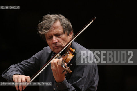 Roma, Auditorium Parco della Musica 27 01 06.Orchestra dellAccademia Nazionale di Santa Cecilia in prova, direttore Dietfried Bernet, violino Uto Ughi.Ph Riccardo Musacchio & Flavio Ianniello  ©Riccardo Musacchio & Flavio Ianniello/Rosebud2