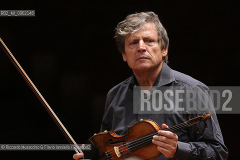 Roma, Auditorium Parco della Musica 27 01 06.Orchestra dellAccademia Nazionale di Santa Cecilia in prova, direttore Dietfried Bernet, violino Uto Ughi.Ph Riccardo Musacchio & Flavio Ianniello  ©Riccardo Musacchio & Flavio Ianniello/Rosebud2