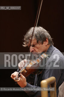 Roma, Auditorium Parco della Musica 27 01 06.Orchestra dellAccademia Nazionale di Santa Cecilia in prova, direttore Dietfried Bernet, violino Uto Ughi.Ph Riccardo Musacchio & Flavio Ianniello  ©Riccardo Musacchio & Flavio Ianniello/Rosebud2