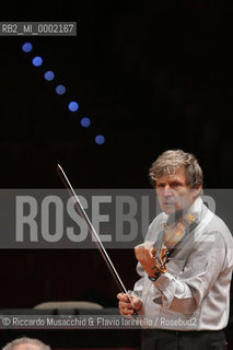 Roma, Auditorium Parco della Musica 27 01 06.Orchestra dellAccademia Nazionale di Santa Cecilia in prova, direttore Dietfried Bernet, violino Uto Ughi.Ph Riccardo Musacchio & Flavio Ianniello  ©Riccardo Musacchio & Flavio Ianniello/Rosebud2