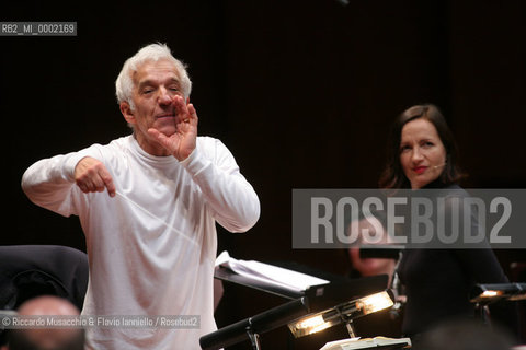 Roma, Auditorium Parco della Musica 19 04 2007.Orchestra e Coro dellAccademia Nazionale di Santa Cecilia in prova. Vladimir Ashkenazy direttore, Camilla Tilling soprano, Sergei Leiferkus baritono, Maddalena Crippa voce recitante, Giovanni Crippa voce recitante.  ©Riccardo Musacchio & Flavio Ianniello/Rosebud2