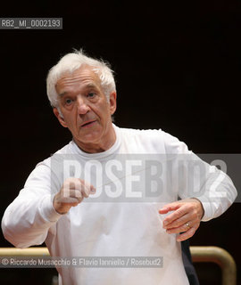 Roma, Auditorium Parco della Musica 19 04 2007.Orchestra e Coro dellAccademia Nazionale di Santa Cecilia in prova. Vladimir Ashkenazy direttore, Camilla Tilling soprano, Sergei Leiferkus baritono, Maddalena Crippa voce recitante, Giovanni Crippa voce recitante.  ©Riccardo Musacchio & Flavio Ianniello/Rosebud2