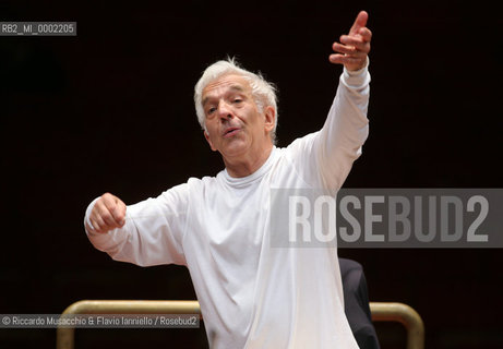 Roma, Auditorium Parco della Musica 19 04 2007.Orchestra e Coro dellAccademia Nazionale di Santa Cecilia in prova. Vladimir Ashkenazy direttore, Camilla Tilling soprano, Sergei Leiferkus baritono, Maddalena Crippa voce recitante, Giovanni Crippa voce recitante.  ©Riccardo Musacchio & Flavio Ianniello/Rosebud2