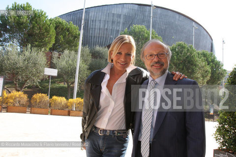 Roma, Auditorium Parco della Musica 13 10 2008.Presentazione dello spettacolo: Vivien Leigh - LÍultima conferenza stampa diretto e interpretato da Catherine Spaak..Nella foto: Catherine Spaak e Gianni Borgna..  ©Riccardo Musacchio & Flavio Ianniello/Rosebud2