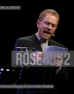 Roma, Auditorium Parco della Musica 07 04 2008.Tra Musica e Poesia.Gabriele Lavia legge DAnnunzio e Ungaretti..  ©Riccardo Musacchio & Flavio Ianniello/Rosebud2