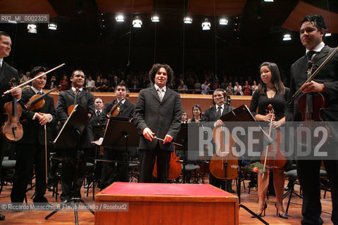 Roma, Auditorium Parco della Musica 15 09 2006.Concerto della Orquesta Sinfonica Juvenil de Venezuela Simon Bolivar, direttore Gustavo Dudamel..  ©Riccardo Musacchio & Flavio Ianniello/Rosebud2