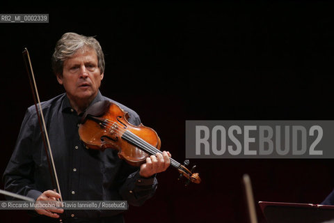 Roma, Auditorium Parco della Musica 27 01 06.Orchestra dellAccademia Nazionale di Santa Cecilia in prova, direttore Dietfried Bernet, violino Uto Ughi.Ph Riccardo Musacchio & Flavio Ianniello  ©Riccardo Musacchio & Flavio Ianniello/Rosebud2