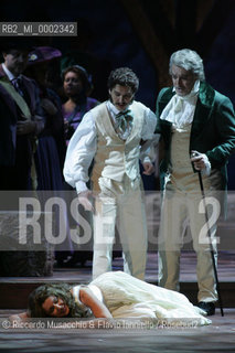 Roma, Teatro dell Opera 20 11 2005.La Sonnambula. Musica di Vincenzo Bellini.Regia Pier Francesco Maestrini.Direttore dêorchestra Bruno Campanella.Scene e costumi Alfredo Troisi.Nella foto: Vincenzo Capuano (Rodolfo), Cinzia Forte (Amina) e Dmitri Korchak (Elvino).Ph Riccardo Musacchio  ©Riccardo Musacchio & Flavio Ianniello/Rosebud2