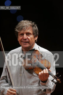 Roma, Auditorium Parco della Musica 27 01 06.Orchestra dellAccademia Nazionale di Santa Cecilia in prova, direttore Dietfried Bernet, violino Uto Ughi.Ph Riccardo Musacchio & Flavio Ianniello  ©Riccardo Musacchio & Flavio Ianniello/Rosebud2