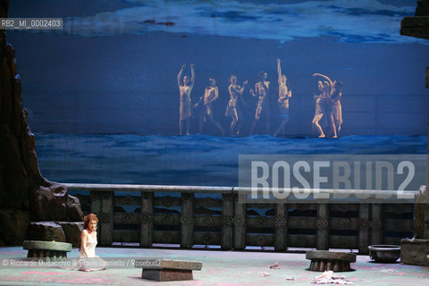 Apr 17 2006, Rome Opera Theatre.LA LEGGENDA DI SAKUNTALA.Music of Franco Alfano.Opera Theatre Orchestra and Choir.Conductor and director: Gianluigi Gelmetti.Scene: Maurizio Varamo.Costums: Anna Biagiotti.Coreografphie: Amedeo Amodio.  ©Riccardo Musacchio & Flavio Ianniello/Rosebud2