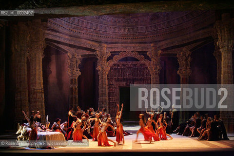 Apr 17 2006, Rome Opera Theatre.LA LEGGENDA DI SAKUNTALA.Music of Franco Alfano.Opera Theatre Orchestra and Choir.Conductor and director: Gianluigi Gelmetti.Scene: Maurizio Varamo.Costums: Anna Biagiotti.Coreografphie: Amedeo Amodio.  ©Riccardo Musacchio & Flavio Ianniello/Rosebud2