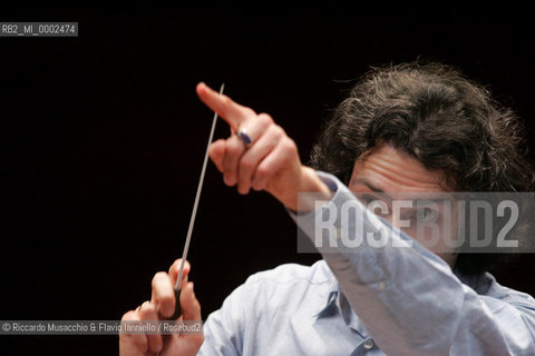 Roma, Auditorium Parco della Musica 20 04 2006.Orchestra dellAccademia Nazionale di Santa Cecilia  .Vladimir Jurowski direttore.Ph Riccardo Musacchio & Flavio Ianniello  ©Riccardo Musacchio & Flavio Ianniello/Rosebud2