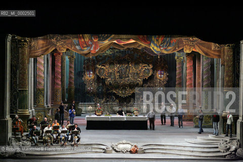 Roma, Teatro dell Opera 12 01 2006.prove di scena di: DON GIOVANNI.Dramma giocoso in due atti (K 527) .Libretto di Lorenzo Da Ponte.Musica di Wolfgang Amadeus Mozart .ORCHESTRA E CORO DEL TEATRO DELLOPERA .ALLESTIMENTO DEL METROPOLITAN DI NEW YORK .Maestro Concertatore e Direttore: Hubert Saudant.Reg“a e Scene: Franco Zeffirellli.Costumi: Anna Anni.Ph Riccardo Musacchio  ©Riccardo Musacchio & Flavio Ianniello/Rosebud2