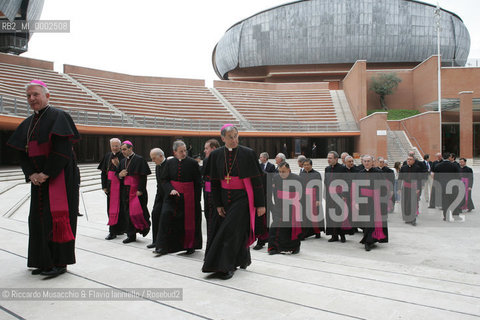 Apr 21 2006 Rome, Auditorium Parco della Musica.Concert in honor of the Holy Father Pope Benedict XVI, on the occasion of Romes traditional birthday..Santa Cecilia Orchestra and Choir.Conductor: Vladimir Jurowski.Soprano: Laura Aikin.In the picture: Cardinals and Bishop arrive at the Auditorium.  ©Riccardo Musacchio & Flavio Ianniello/Rosebud2