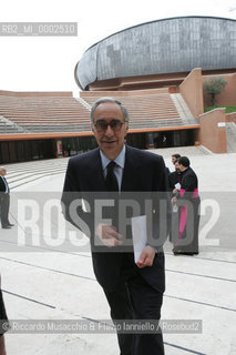 Apr 21 2006 Rome, Auditorium Parco della Musica.Concert in honor of the Holy Father Pope Benedict XVI, on the occasion of Romes traditional birthday..Santa Cecilia Orchestra and Choir.Conductor: Vladimir Jurowski.Soprano: Laura Aikin.In the picture: Franco Carraro.  ©Riccardo Musacchio & Flavio Ianniello/Rosebud2