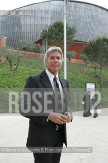 Apr 21 2006 Rome, Auditorium Parco della Musica.Concert in honor of the Holy Father Pope Benedict XVI, on the occasion of Romes traditional birthday..Santa Cecilia Orchestra and Choir.Conductor: Vladimir Jurowski.Soprano: Laura Aikin.In the picture: Claudio Baglioni.  ©Riccardo Musacchio & Flavio Ianniello/Rosebud2