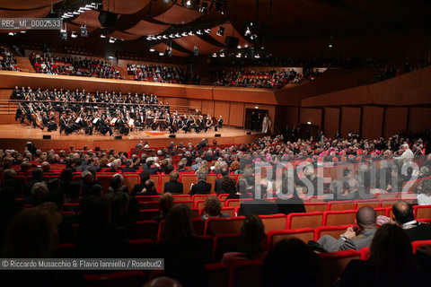 Apr 21 2006 Rome, Auditorium Parco della Musica.Concert in honor of the Holy Father Pope Benedict XVI, on the occasion of Romes traditional birthday..Santa Cecilia Orchestra and Choir.Conductor: Vladimir Jurowski.Soprano: Laura Aikin.In the picture: Pope Benedict XVI gives a speech in front of Italian President Carlo Azeglio Ciampi.  ©Riccardo Musacchio & Flavio Ianniello/Rosebud2