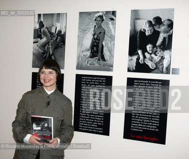 Roma, 26 09 2006 Auditorium Parco della Musica..Conferenza Stampa di presentazione di CINEMA Festa Internazionale di Roma..nella foto: Isabella Rossellini inaugura la sua mostra allinterno dellAuditorium.  ©Riccardo Musacchio & Flavio Ianniello/Rosebud2