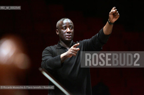 roma, Auditorium Parco della Musica 28 / 04 / 2005.Orchestra dellAccademia Nazionale di Santa Cecilia in prova, direttore e pianoforte Wayne Marshall.Ph Riccardo Musacchio  ©Riccardo Musacchio & Flavio Ianniello/Rosebud2