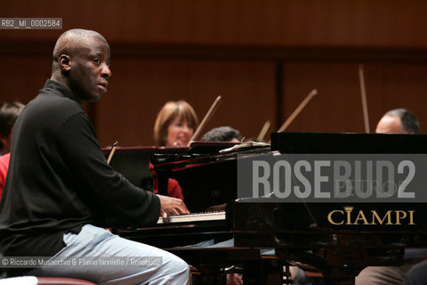 roma, Auditorium Parco della Musica 28 / 04 / 2005.Orchestra dellAccademia Nazionale di Santa Cecilia in prova, direttore e pianoforte Wayne Marshall.Ph Riccardo Musacchio  ©Riccardo Musacchio & Flavio Ianniello/Rosebud2