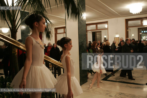 18 Jan 2006 Rome Opera Theatre..Don Giovanni. Music Wolfgang Amadeus Mozart..Opera Theatre Orchestra and chorus..Director: Franco Zeffirellli.Conductor: Hubert Saudant.In the picture: foyer.  ©Riccardo Musacchio & Flavio Ianniello/Rosebud2