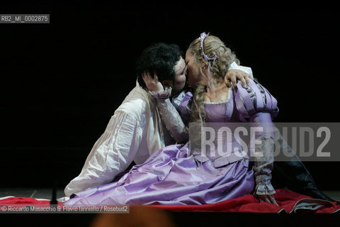 Feb 08 2006  Opera Theatre of Rome.RIGOLETTO.Music of Giuseppe Verdi.Rome Opera Orchestra and choir .Conductor: Bruno Campanella .Director: Giovanni Agostinucci .In The picture: Olga Makarina (Gilda) e Ramon Vargas.  ©Riccardo Musacchio & Flavio Ianniello/Rosebud2