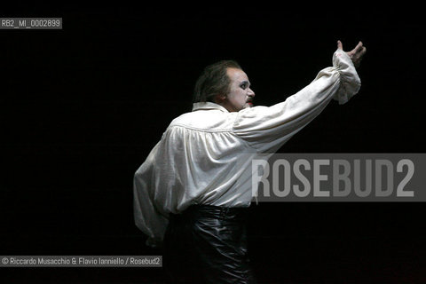 Feb 08 2006  Opera Theatre of Rome.RIGOLETTO.Music of Giuseppe Verdi.Rome Opera Orchestra and choir .Conductor: Bruno Campanella .Director: Giovanni Agostinucci .In the picture: Roberto Frontali (Rigoletto) .  ©Riccardo Musacchio & Flavio Ianniello/Rosebud2