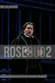 Mar 21 2005 , Opera Theatre of Rome.MARIA STUARDA composed by Gaetano Donizetti.director and costume designer: Francesco Esposito.conductor: Riccardo Frizza.Scene: Italo Grassi.In The picture: Talbot: Enrico Turco.  ©Riccardo Musacchio & Flavio Ianniello/Rosebud2