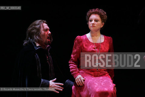 Mar 21 2005 , Opera Theatre of Rome.MARIA STUARDA composed by Gaetano Donizetti.director and costume designer: Francesco Esposito.conductor: Riccardo Frizza.Scene: Italo Grassi.In the picture: Maria Stuarda: Mariella Devia, Roberto: Dario Schmunck.  ©Riccardo Musacchio & Flavio Ianniello/Rosebud2