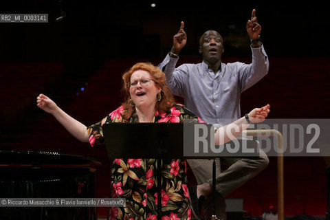 Roma, Auditorium Parco della Musica 23 05 2007.Leonard Bernstein Wonderful Town (prove).Orchestra dellAccademia Nazionale di Santa Cecilia  .Wayne Marshall direttore.Kim Criswell Ruth Sherwood.Ph Riccardo Musacchio  ©Riccardo Musacchio & Flavio Ianniello/Rosebud2