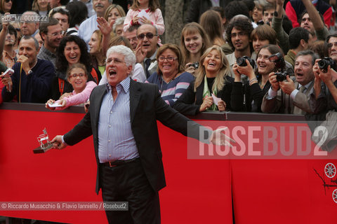 Rome, Auditorium Oct 21 2006..Romefilmfest 2006: the winners and the Awards..In the picture: the italian actor Ninetto Davoli wins the L.A.R.A. award for the movie Uno su Due.  ©Riccardo Musacchio & Flavio Ianniello/Rosebud2